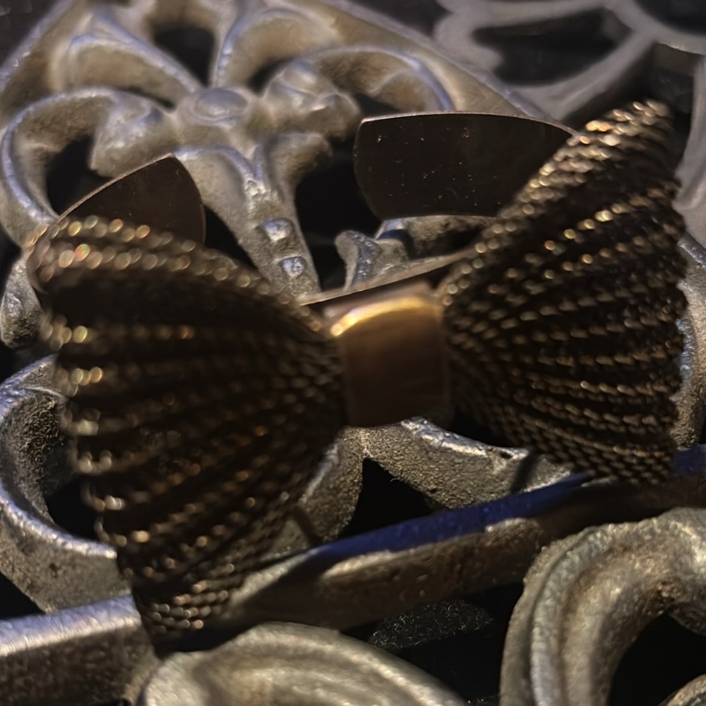 🎀 Bronze Bow Cuff 🎀